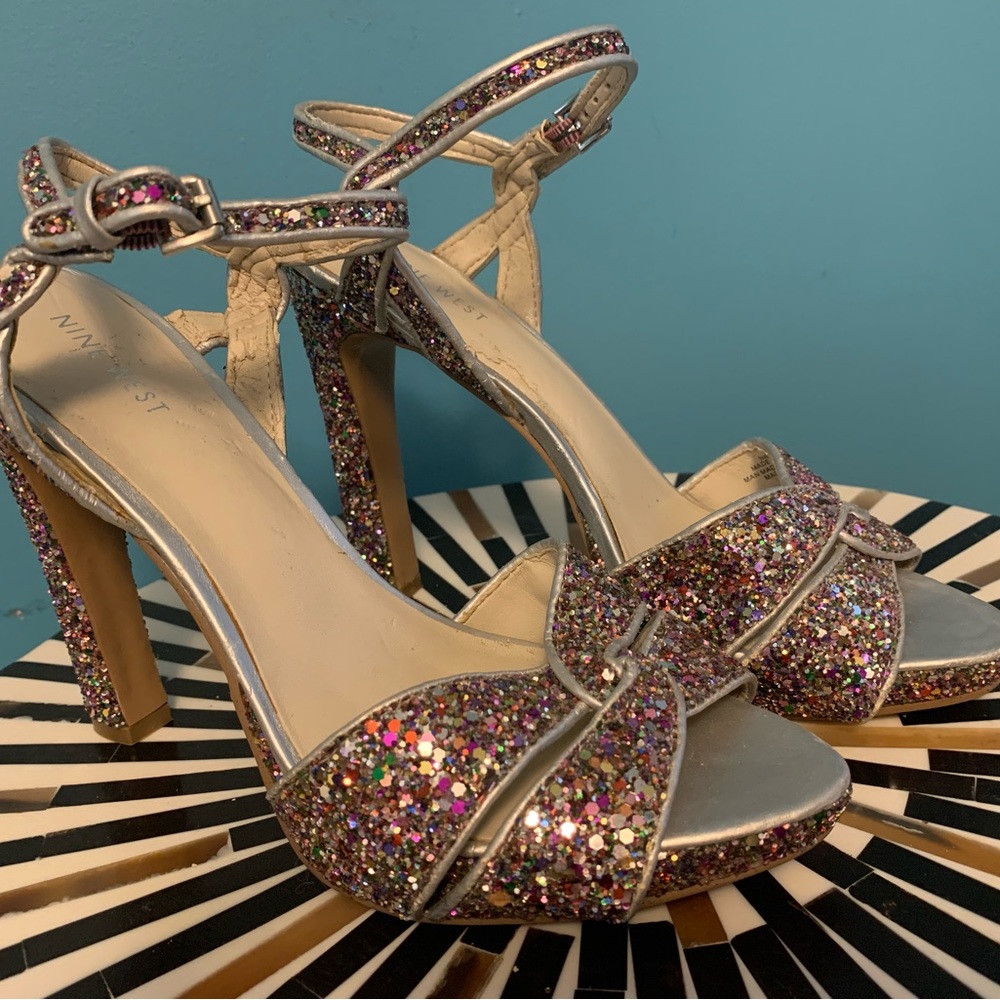 NINE WEST “hot list” super sparkly platform party sandals, ankle strap/peep toe